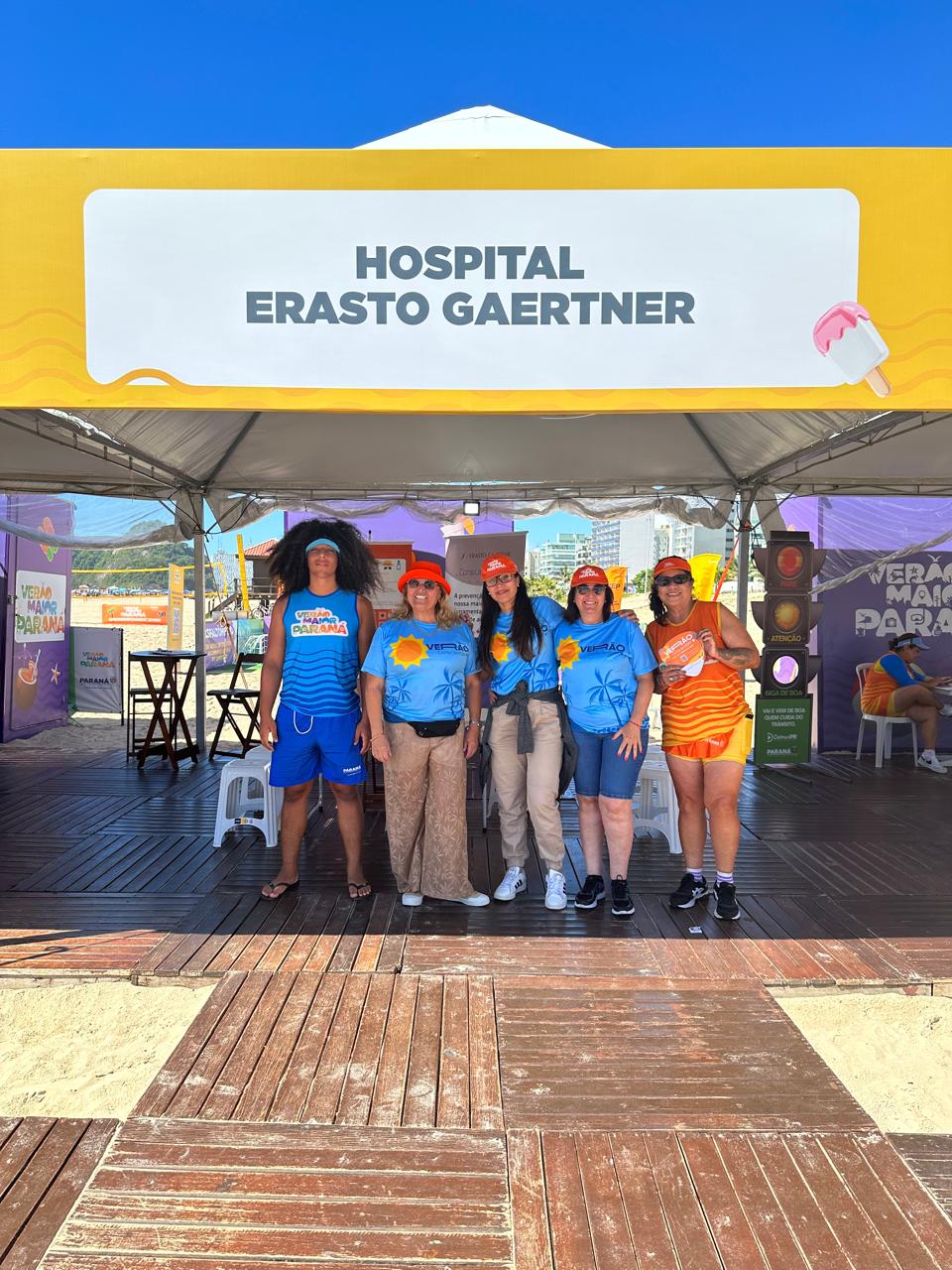Hospital Erasto Gaertner promove ação de prevenção ao câncer de pele, em Guaratuba