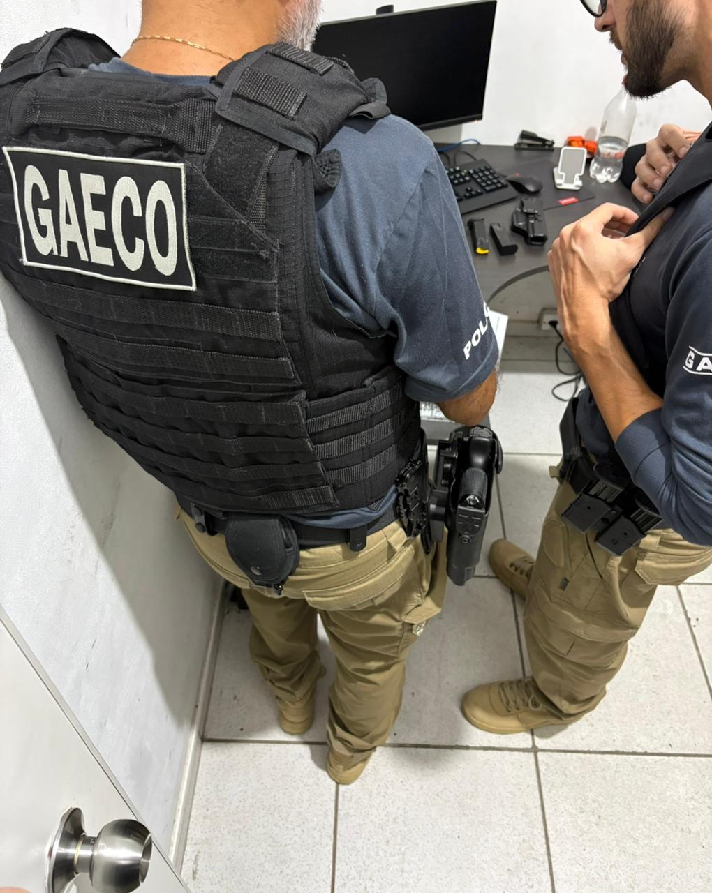 Guardas municipais de Paranaguá são alvo de operação por suspeita de atear fogo em vítima