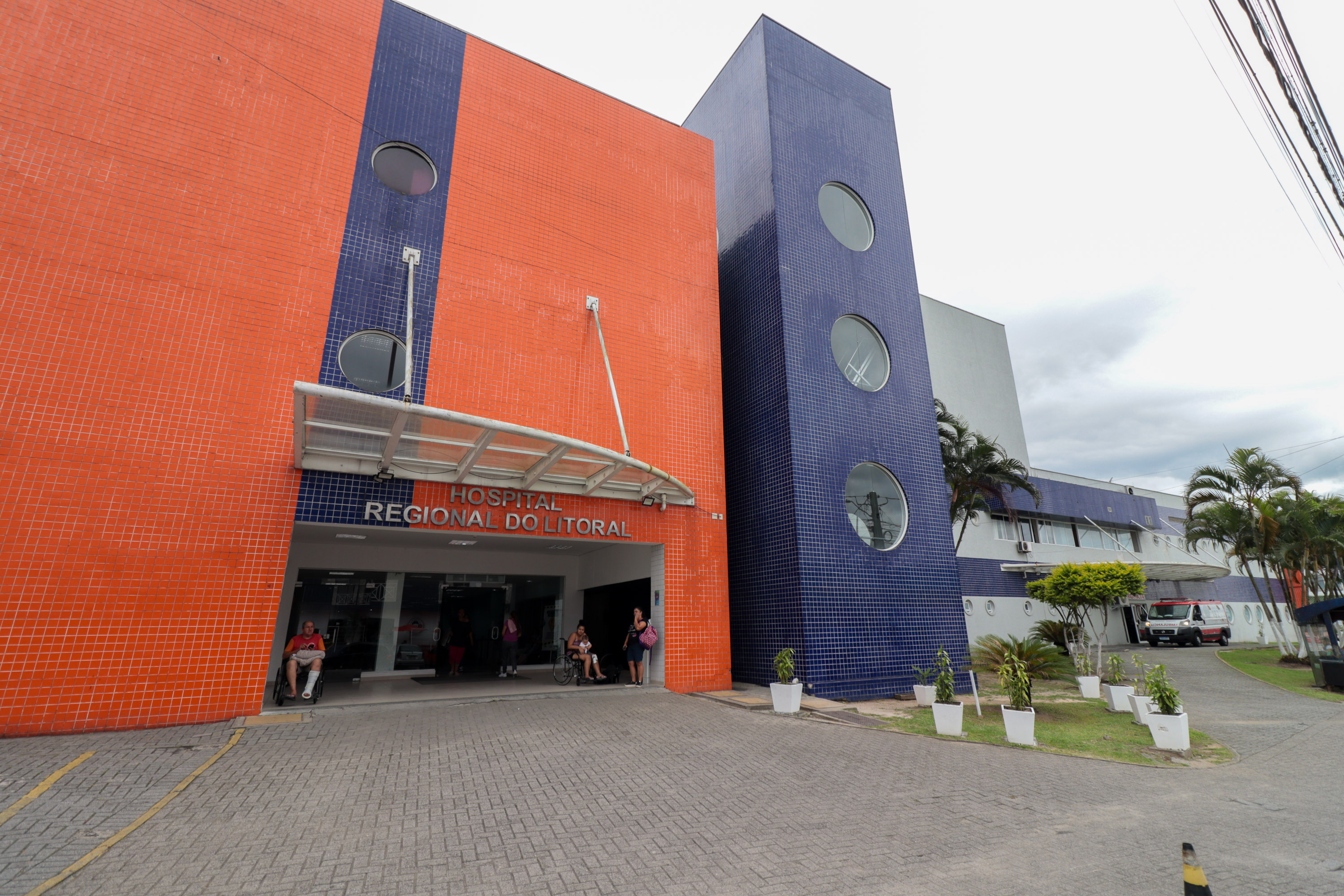 Família denuncia negligência em Hospital Regional do Litoral, em Paranaguá