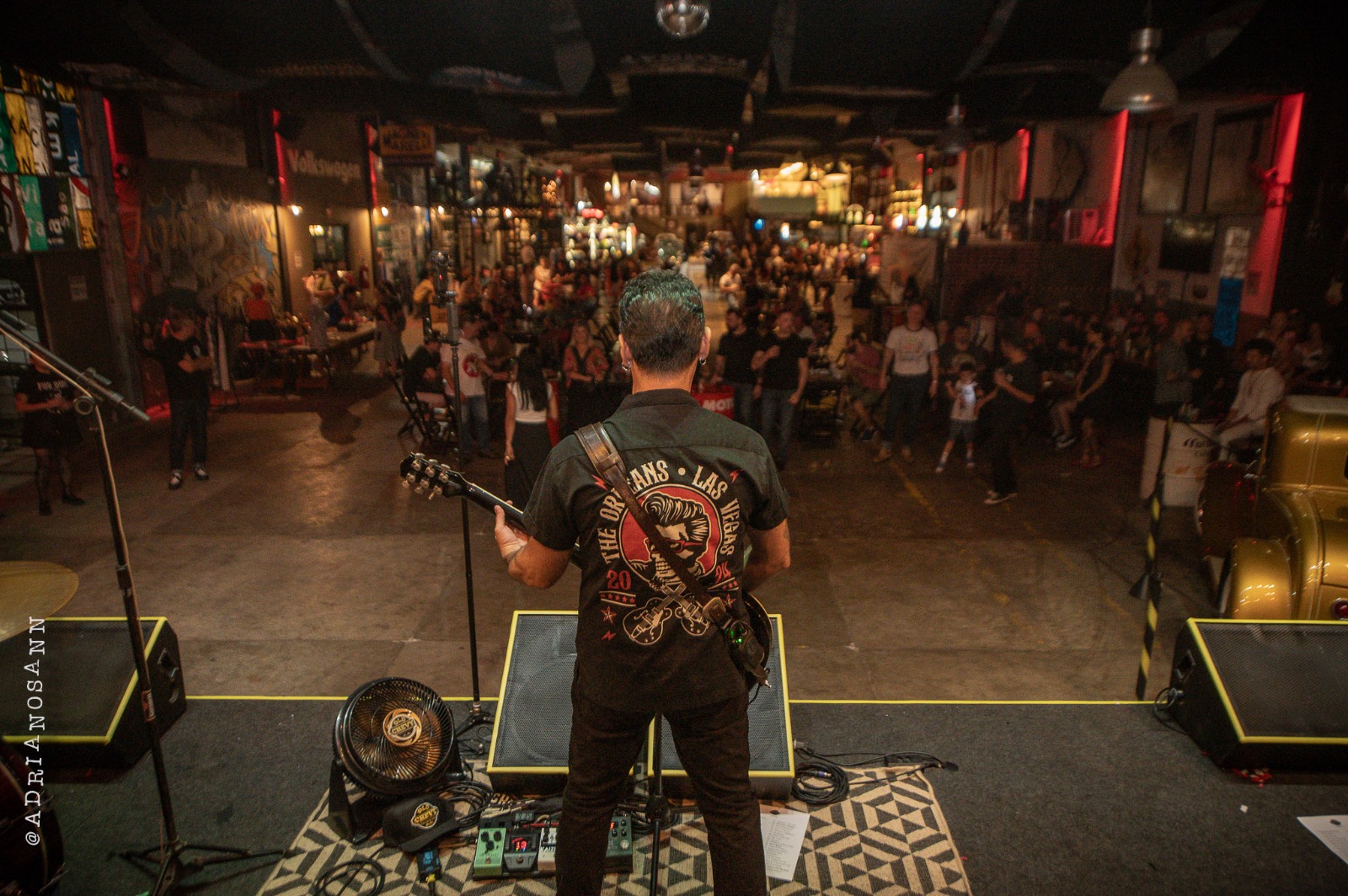 Carnabilly Rock 2026 traz shows gratuitos, feira de vinil e costela fogo de chão para o Carnaval em Curitiba