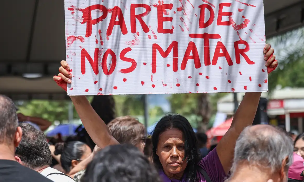 Ocorrência de feminicídios aumenta nos finais de semana e feriados