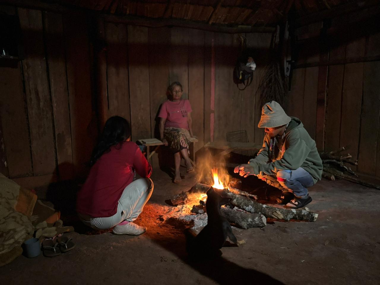 Liderança Guarani retorna ao território no Paraná após meses de exílio forçado