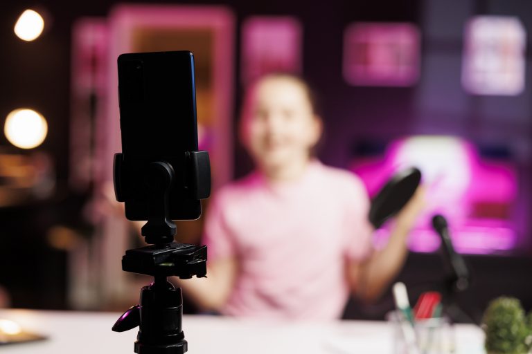 Criança nas redes sociais: tema passou a preocupar pais após vídeo de Felca. Foto: Getty Image