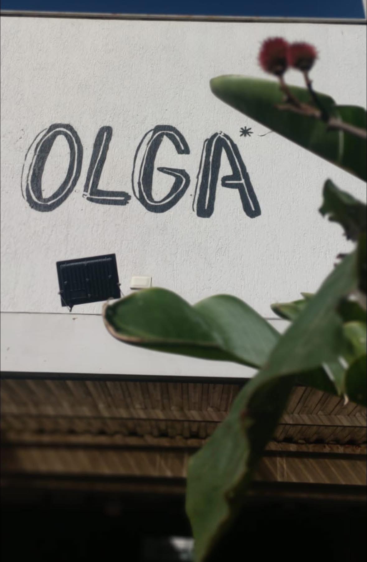Sábado tem festa para "salvar" livraria de rua em Londrina