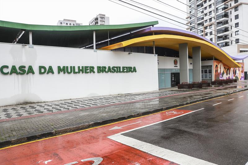 Com apenas uma delegacia especializada, Curitiba inicia consultas públicas para novo Plano de Políticas para as Mulheres