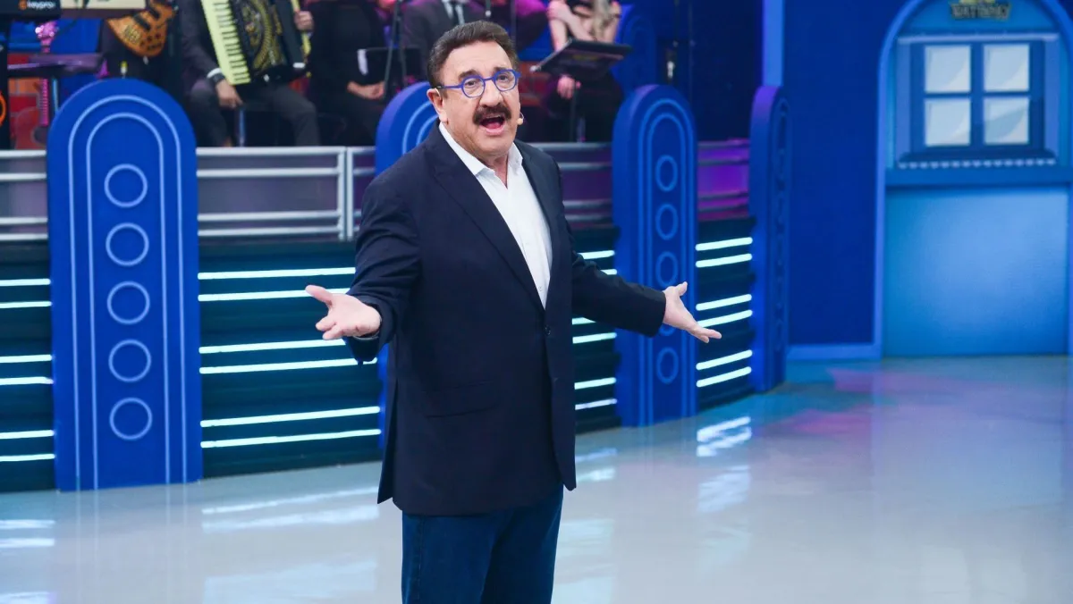 Apresentador Ratinho vai a julgamento acusado de racismo contra bailarina no SBT
