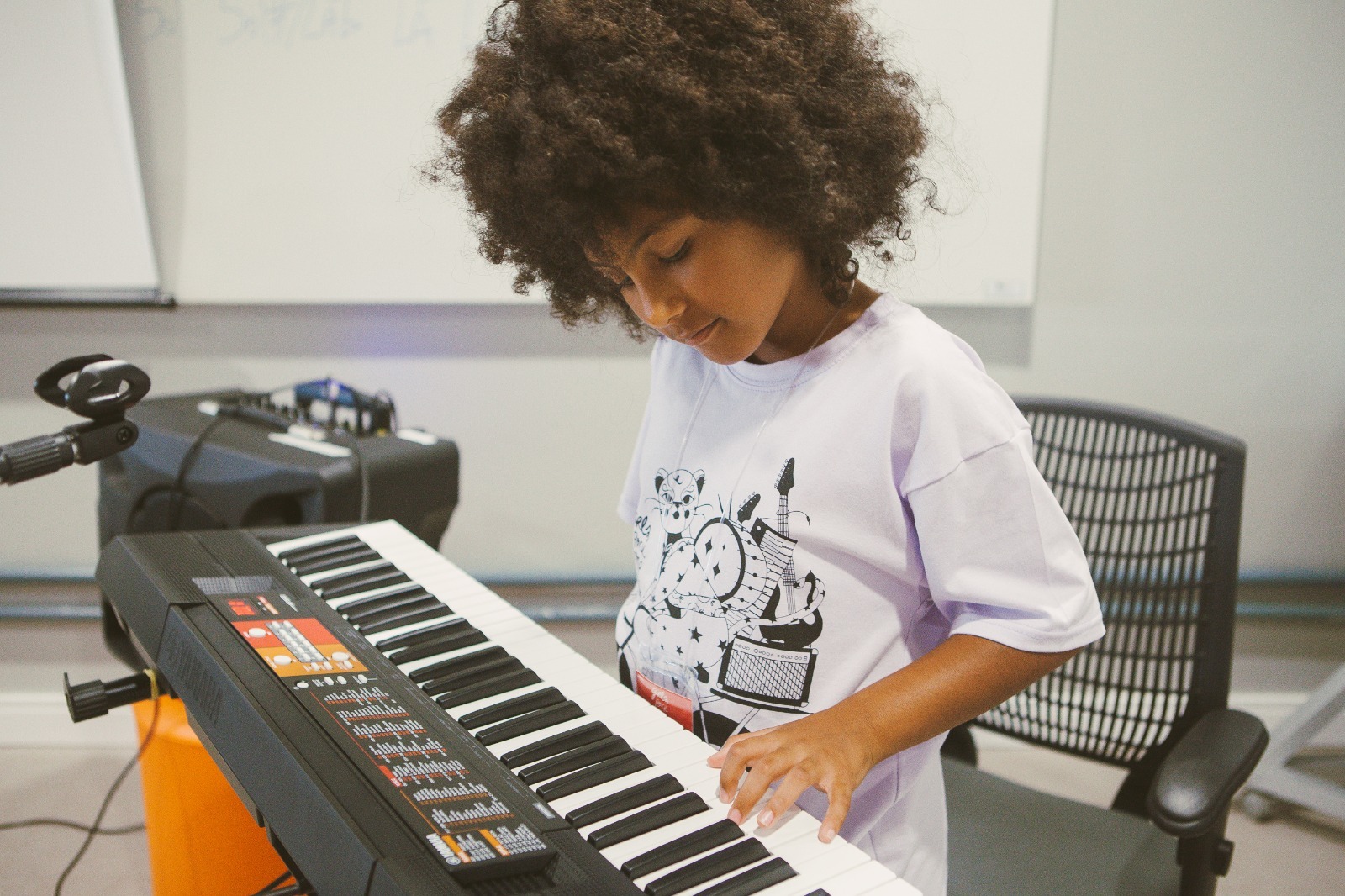 Dia das mães: projeto social promove oficinas de música compartilhadas entre mães e filhos em Curitiba