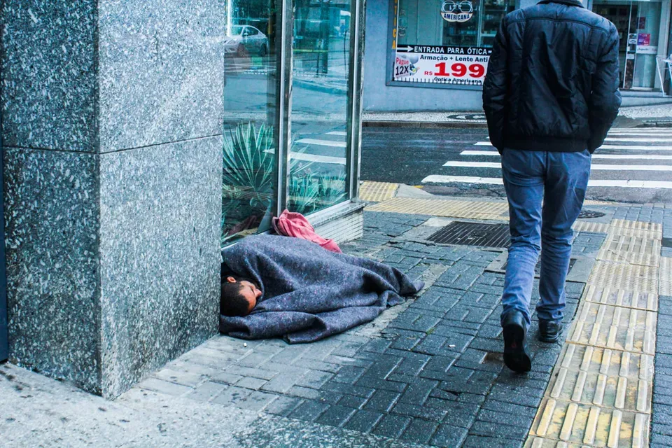 Em semana gelada, Mãos Invisíveis mobiliza doações para população de rua
