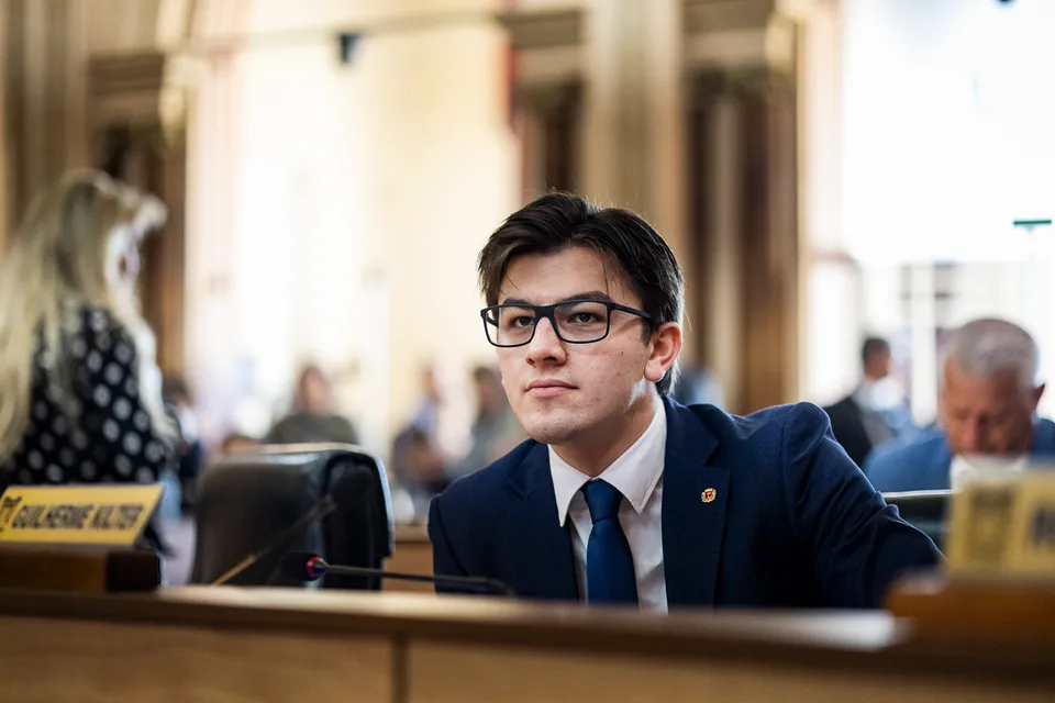 La solicitud de investigación contra Guilherme Kilter por quebrantamiento del decoro es formalizada en la Cámara de Curitiba