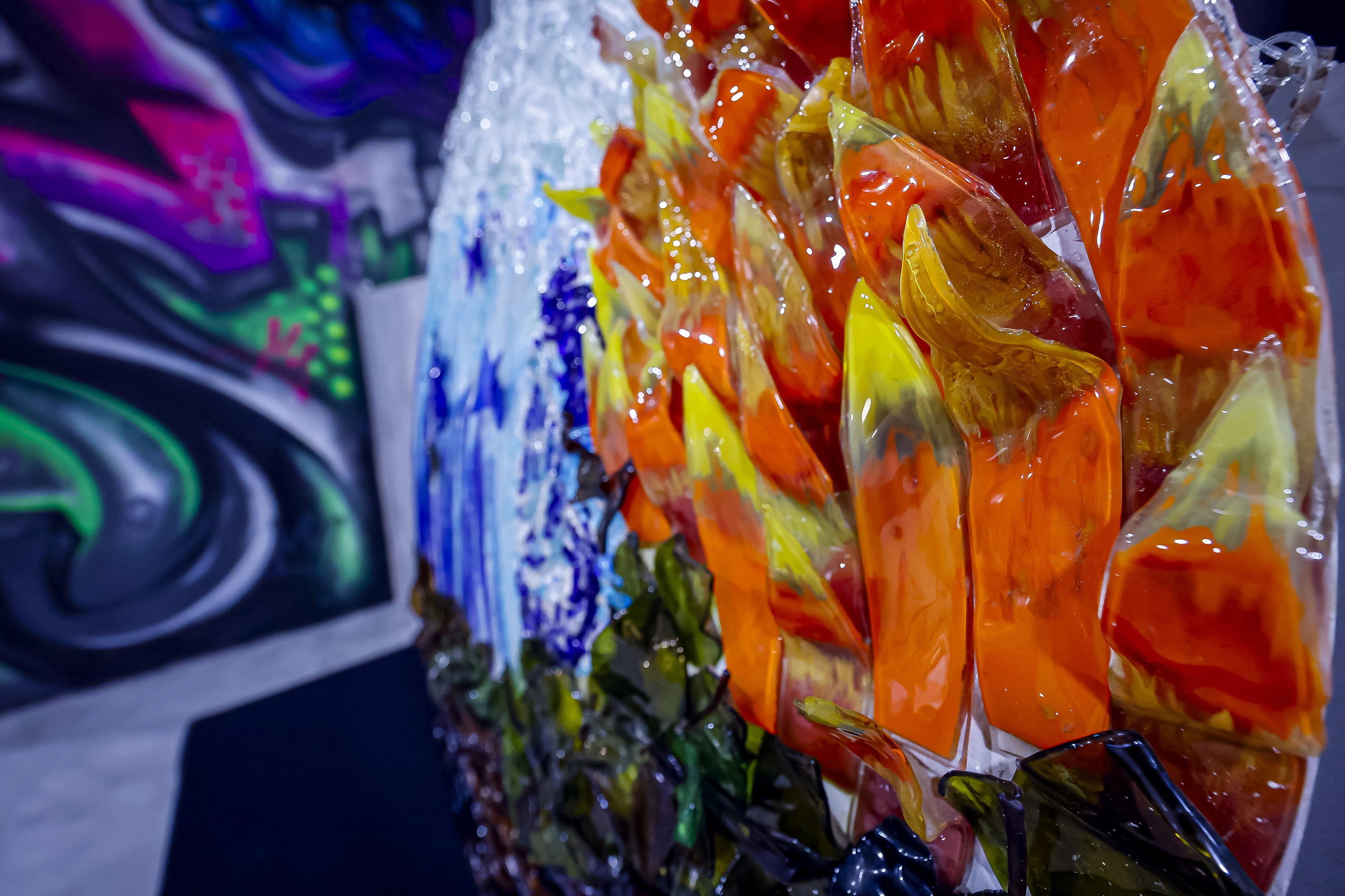 Exposição em Araucária apresenta trabalhos de artistas vidreiros