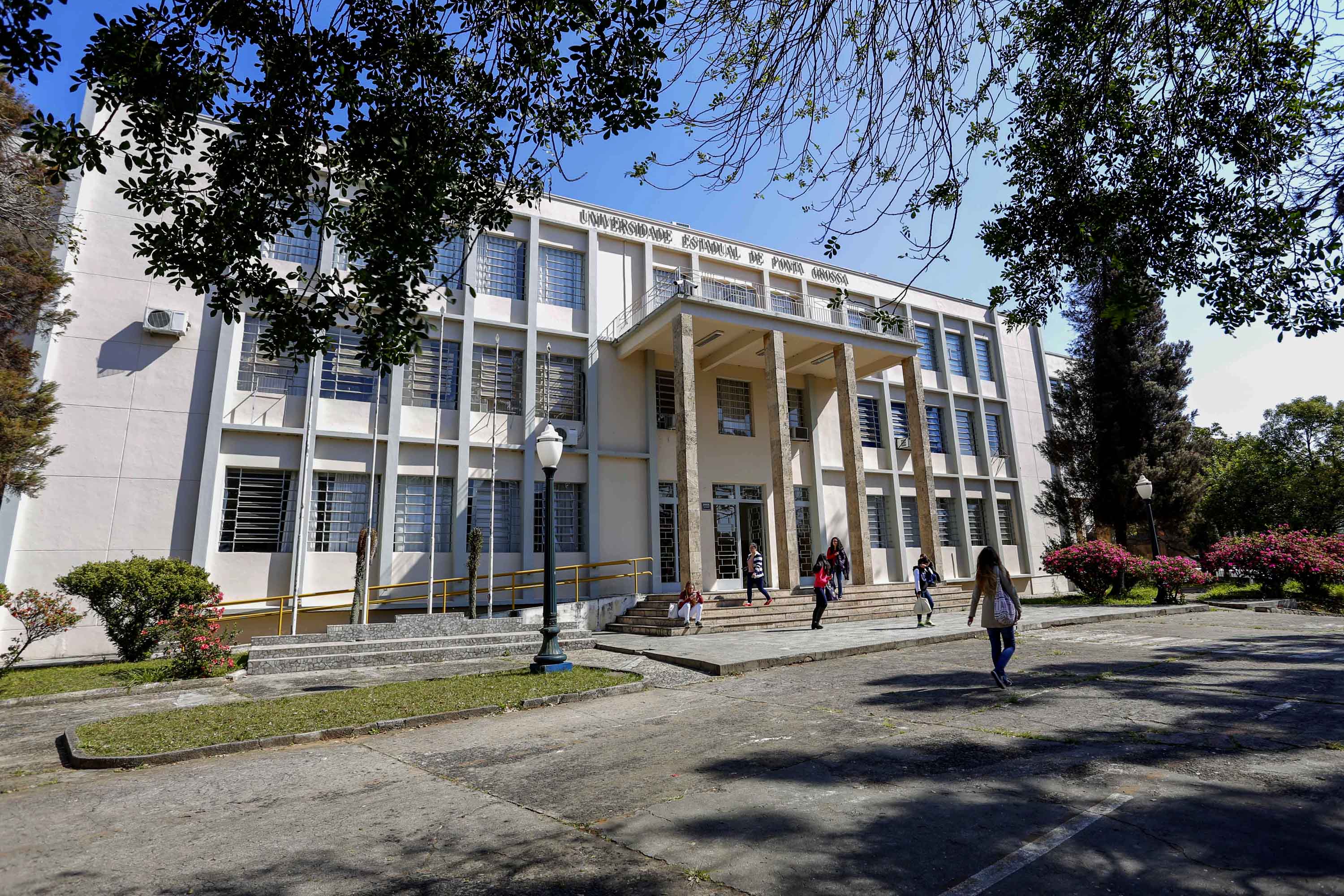 UEPG divulga resultado do vestibular 2025 com lista de aprovados e orientações para matrícula