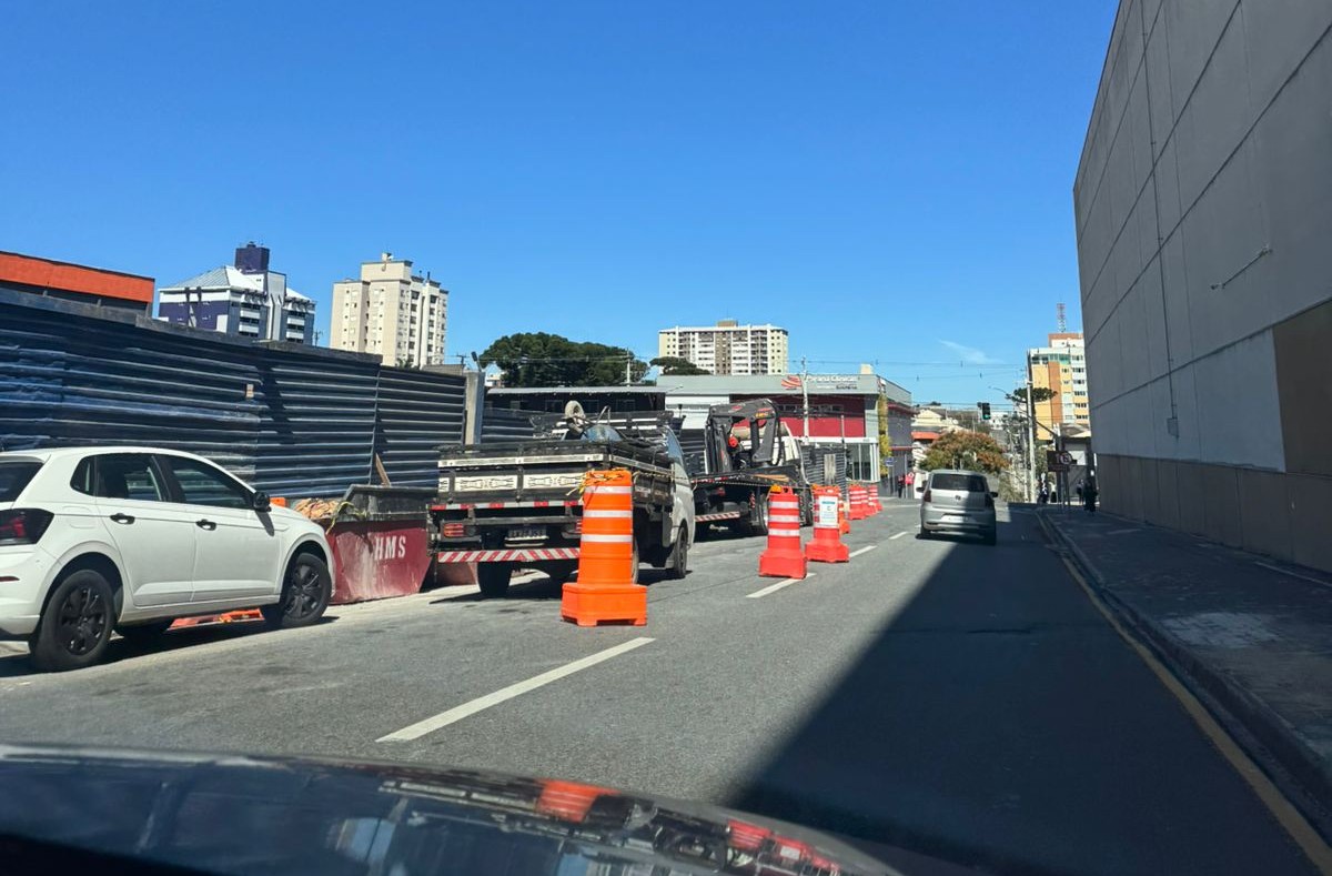 Bloqueio na Rua Dr. Motta Júnior, em São José dos Pinhais, altera o trânsito por 60 dias