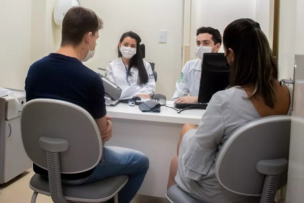Só 14% dos cursos de medicina do Paraná foram 'reprovados' no Enamed