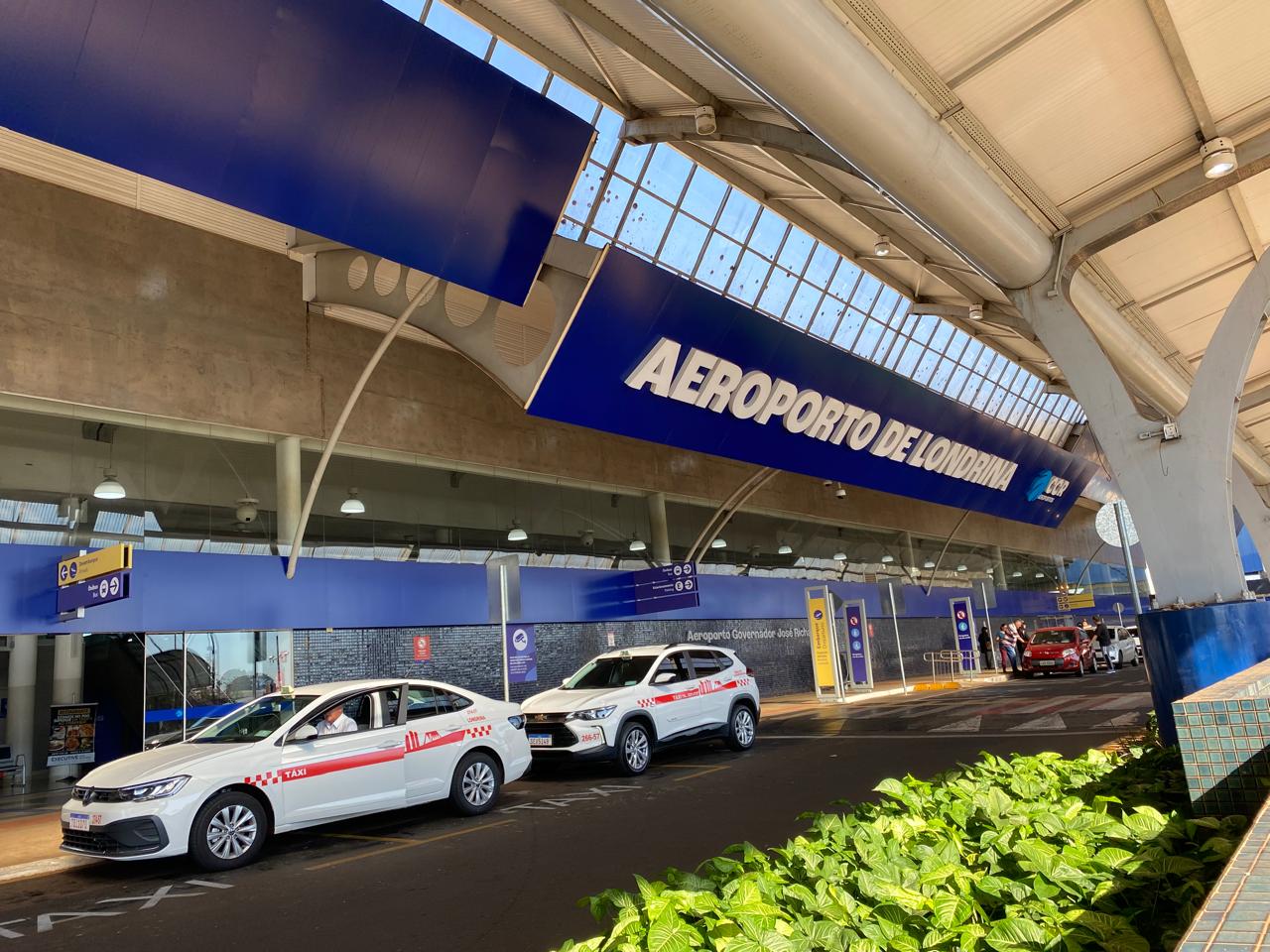 Mexicanos vão assumir aeroportos só em 2026