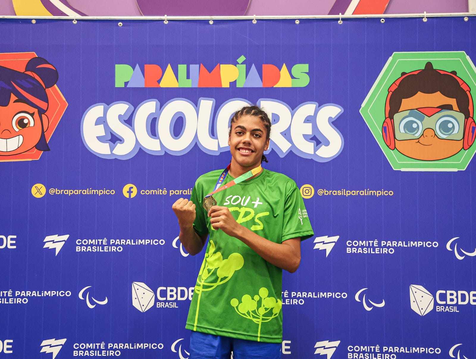 Londrinense de 14 anos é campeão nacional de parabadminton