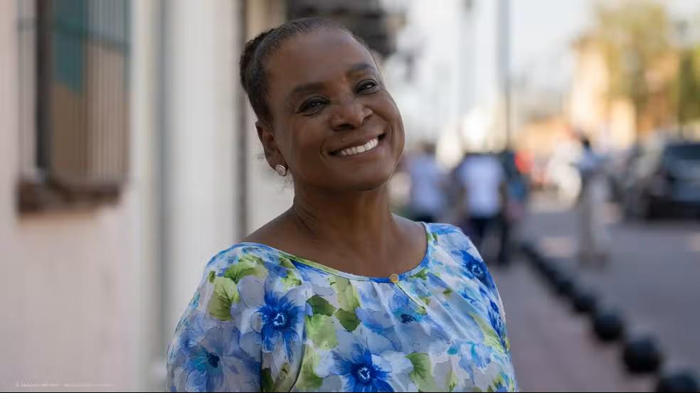 Dulcinéia Novaes se torna Cidadã Honorária de Curitiba e celebra marco histórico para mulheres negras no jornalismo paranense