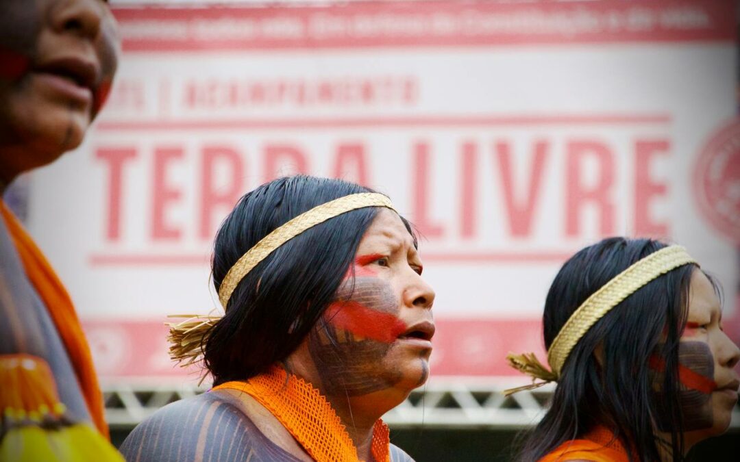 Indígenas - Acampamento Terra Livre em Brasília.