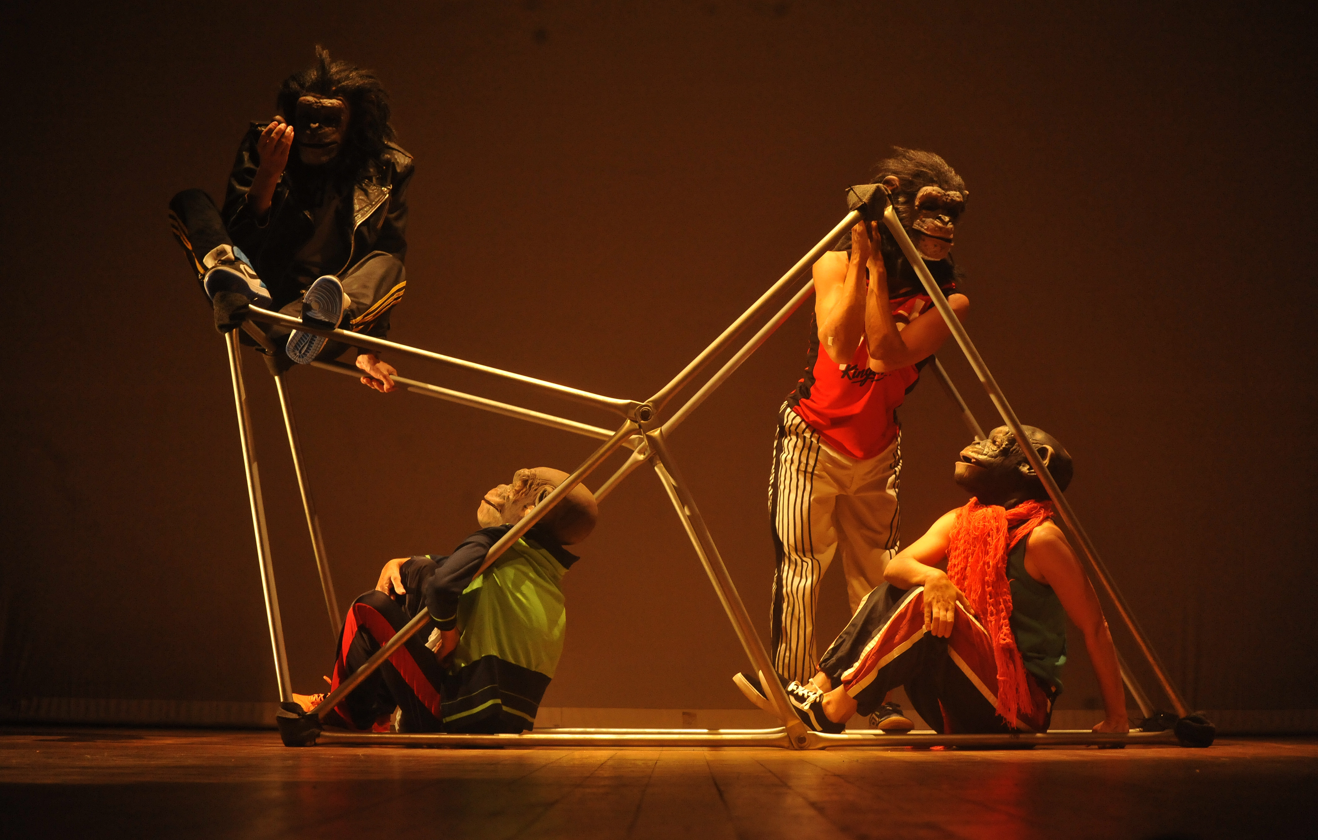 Instinto: Peça de teatro premiada do Coletivo Gompa será exibida gratuitamente em Curitiba