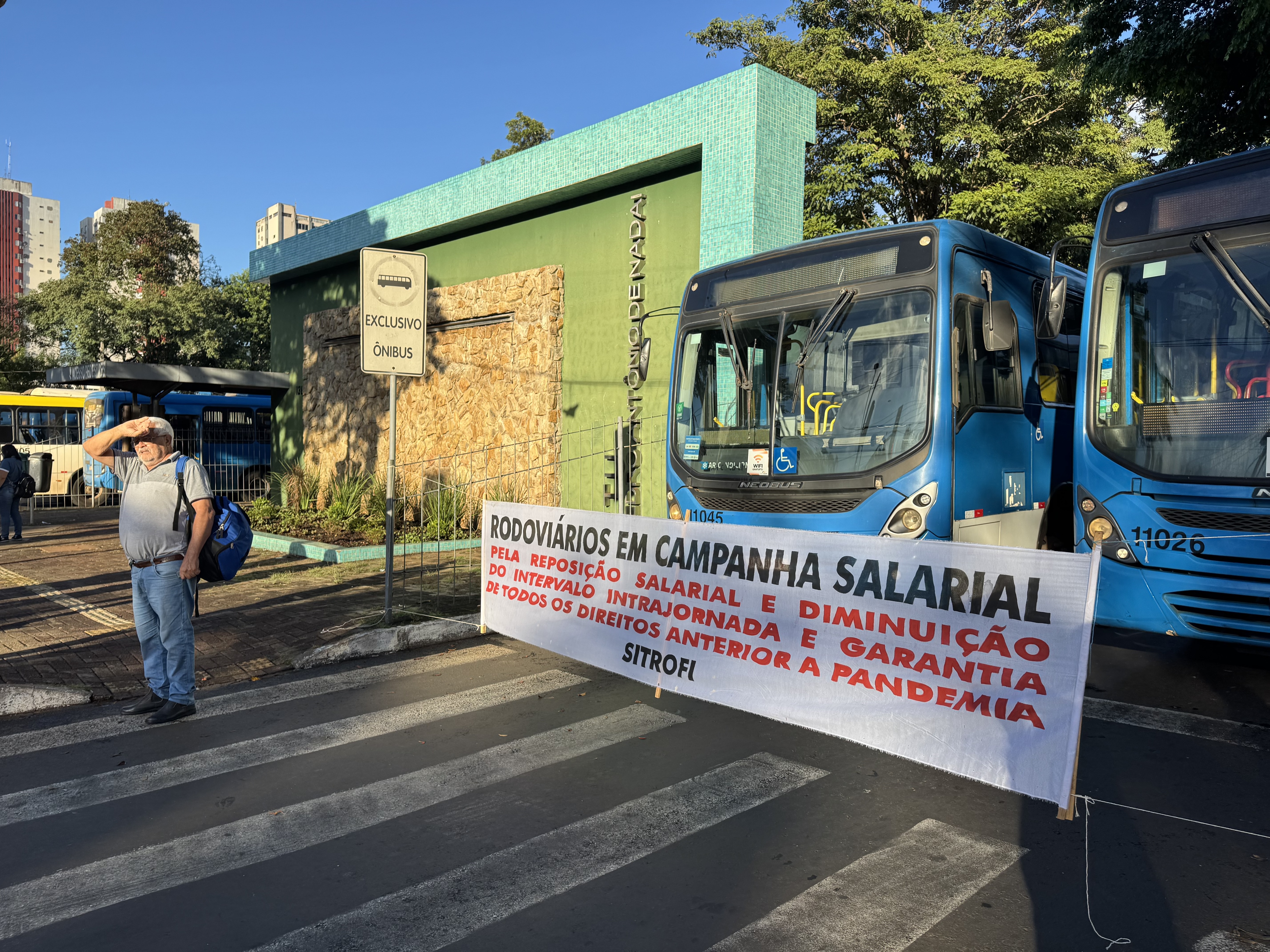 Ônibus param às 7h, frota cai a 33% e linhas são interrompidas em Foz do Iguaçu