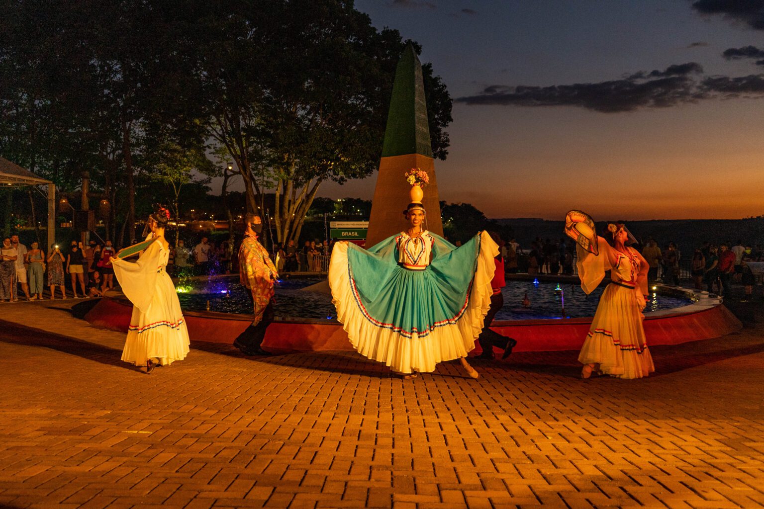 Foz seleciona artistas para espetáculo que articula cultura e turismo na tríplice fronteira