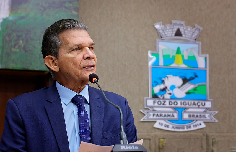 Silva e Luna exonera secretárias sob CPIs e revê estrutura administrativa em Foz