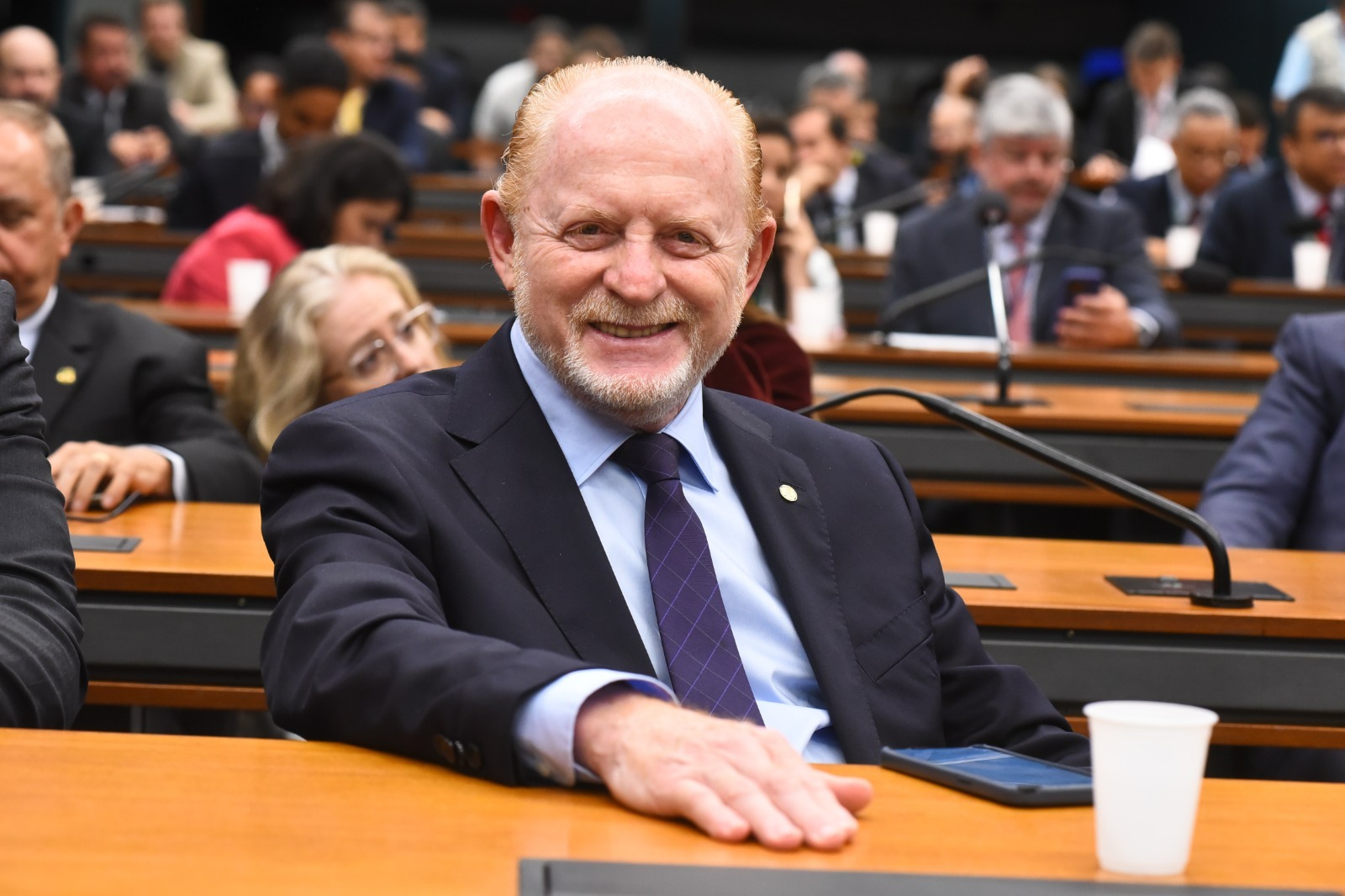Deputados do Paraná que tentam frear fim da escala 6x1 também apoiaram PEC da Blindagem