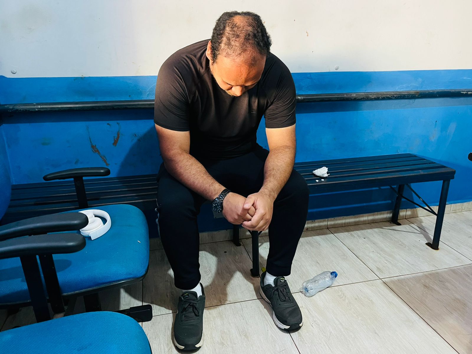 Homem é preso após arrancar hijab de mulher árabe em Foz; PC-PR registra caso como lesão corporal