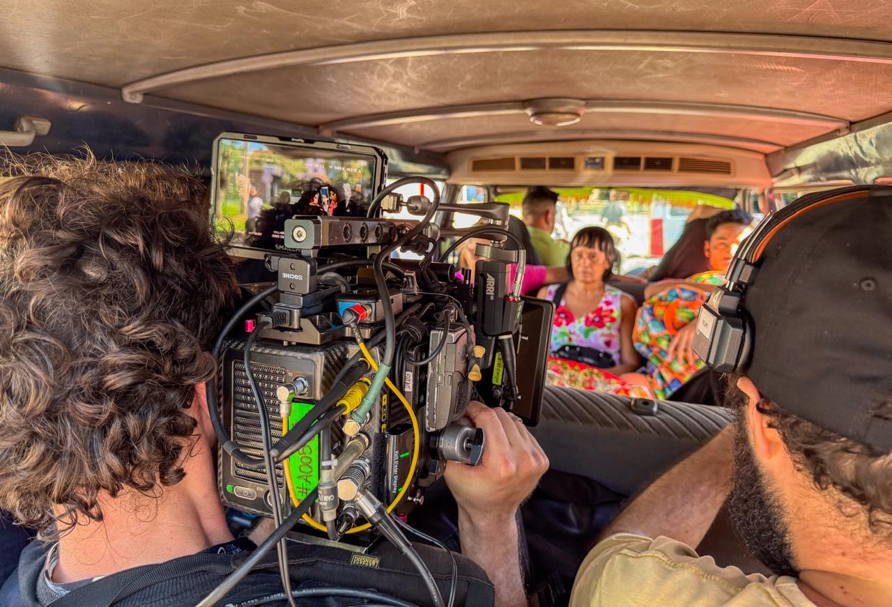 “Vila Pérola” leva ao cinema a geração moldada pela era dos sacoleiros da Ponte da Amizade