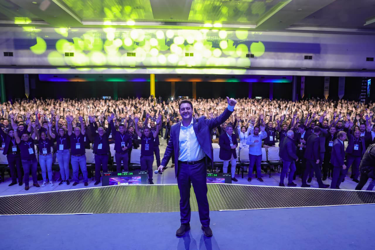 Ratinho Júnior arrasta sucessão e Foz vira palco de disputa governista